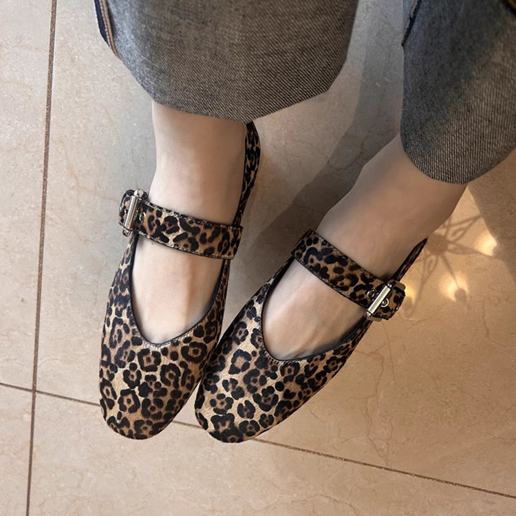 Women's Closed Toe Flat Sandals in Leather with Leopard White Black Options